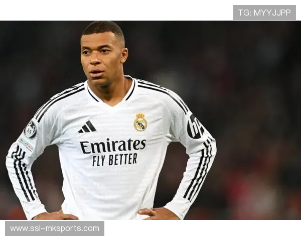 姆巴佩因伤提前离场德尚透露其受伤脚踝被踢引发担忧