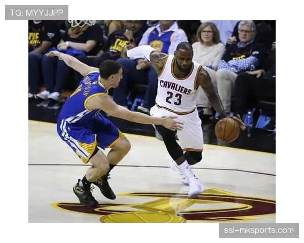 瓦伦西亚逆转帕纳辛纳科斯 汤普森全面数据主导翻盘